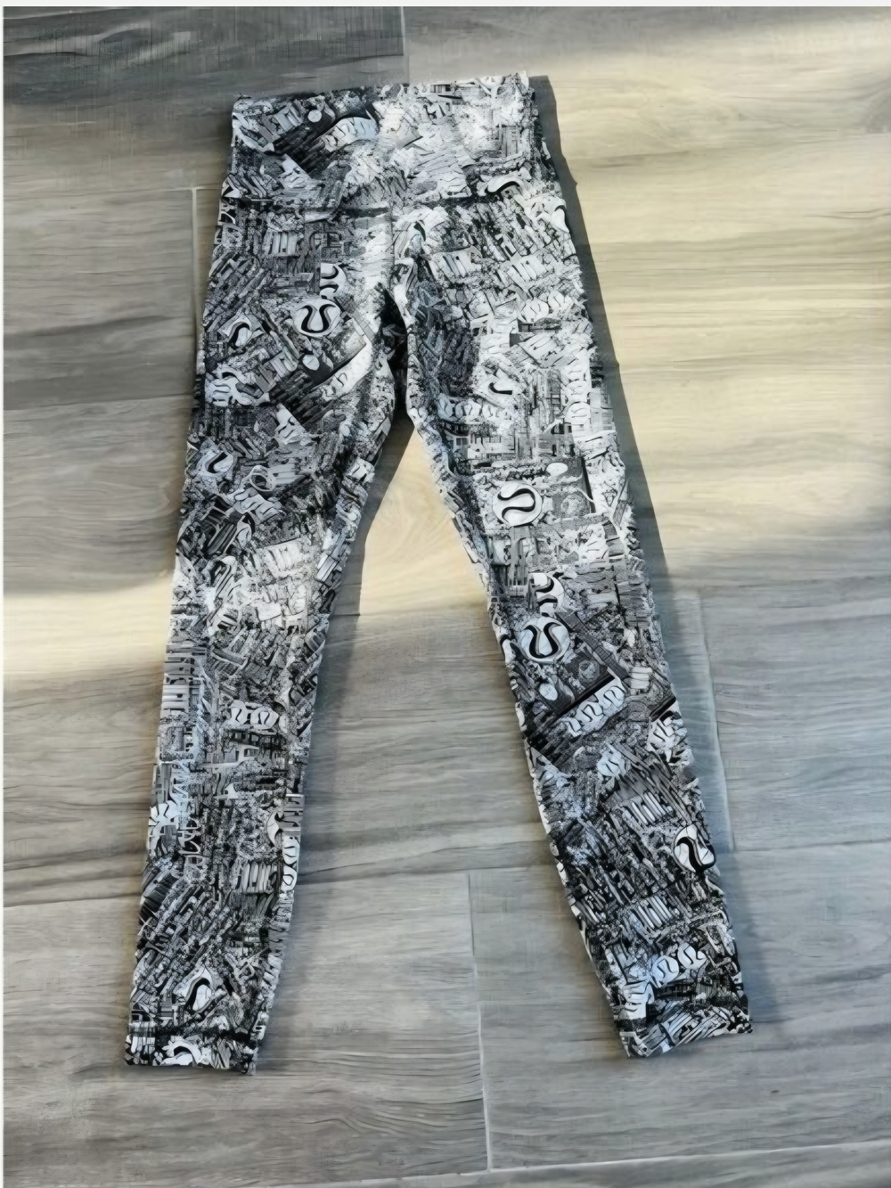 lululemon athletica Black & White Graphic Print Jeggings